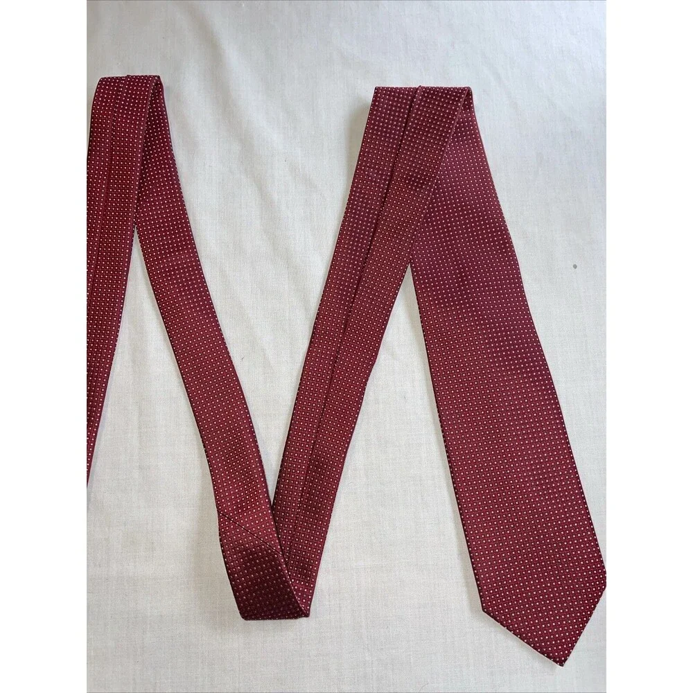 Boss Hugo Boss Italy Men’s Dress Tie Size 57” Red Dotted Silk Business Formal
